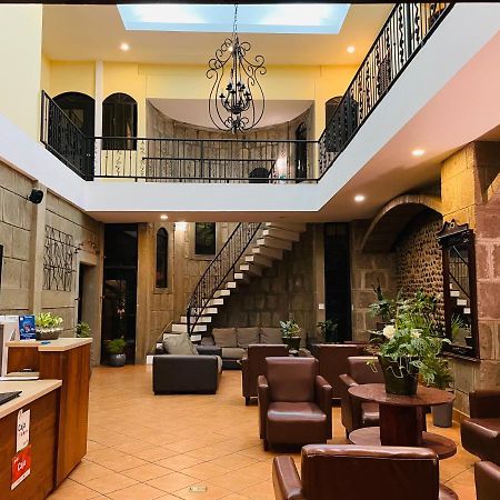 Hotel Leon Inn Bagian luar foto