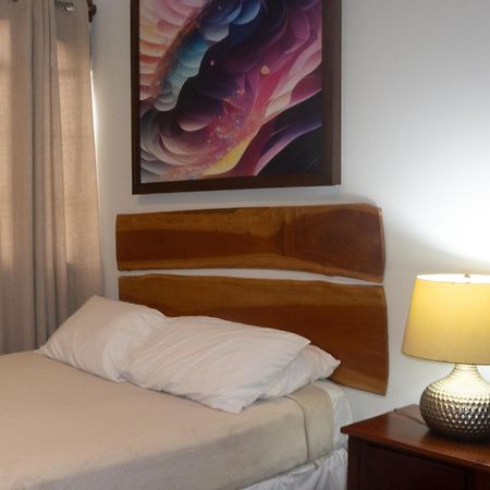 Hotel Leon Inn Bagian luar foto
