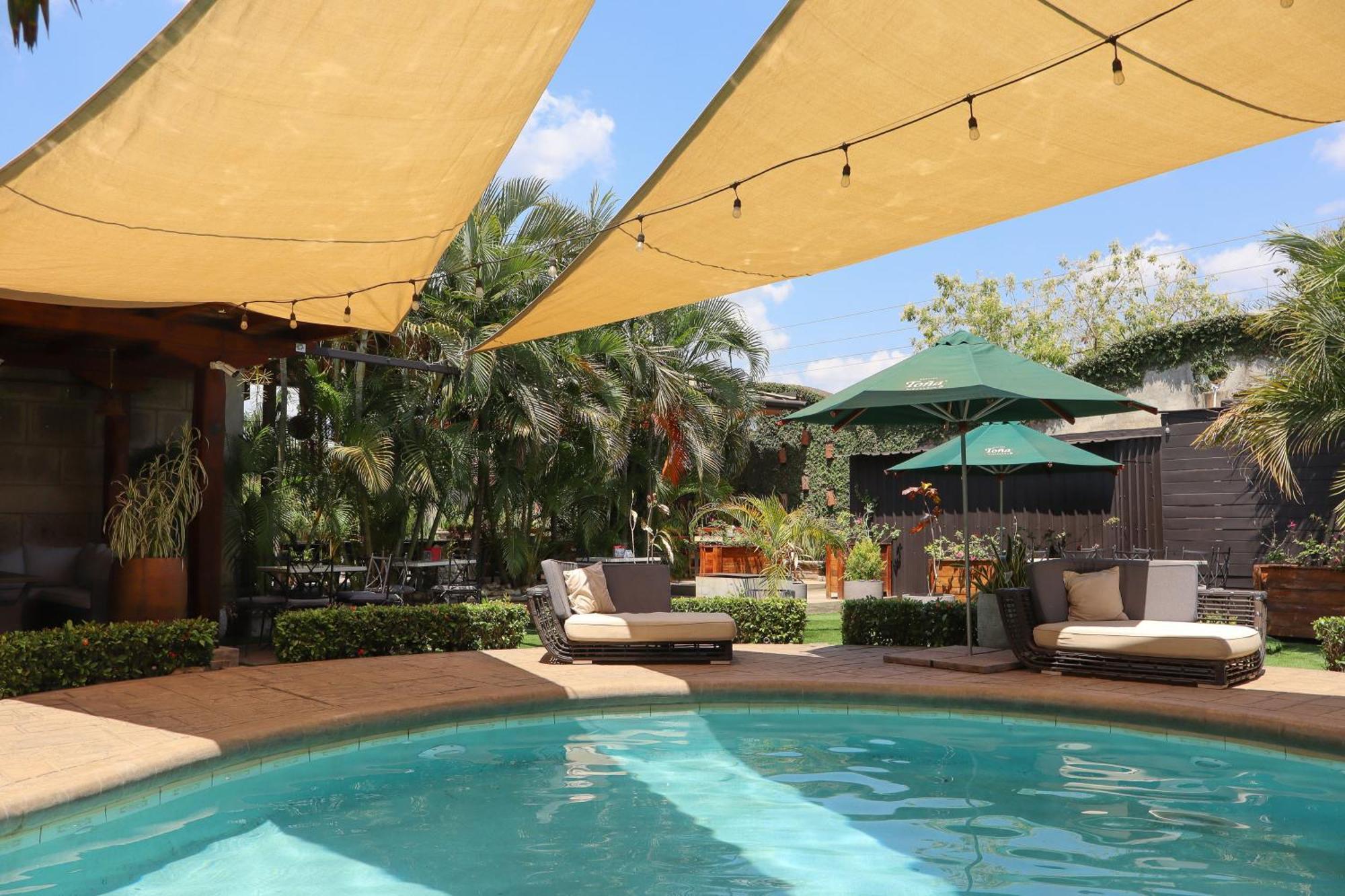Hotel Leon Inn Bagian luar foto