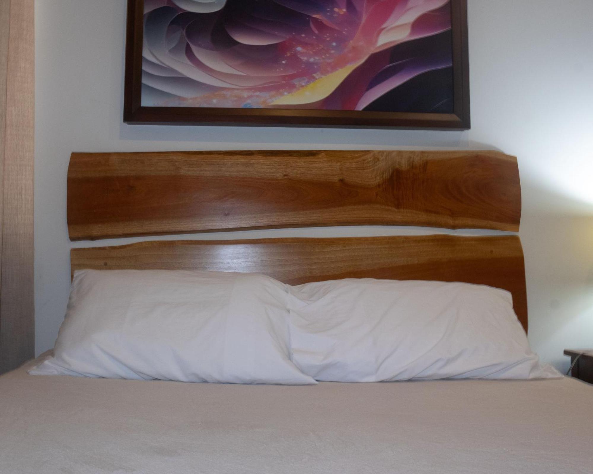 Hotel Leon Inn Bagian luar foto