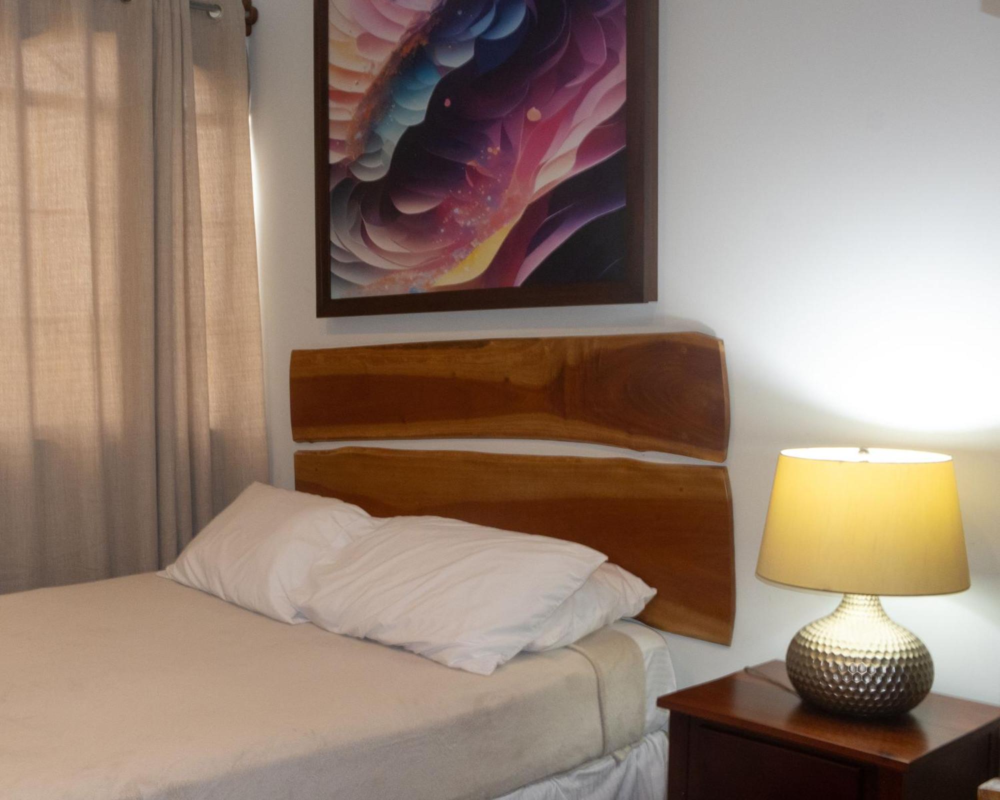 Hotel Leon Inn Bagian luar foto