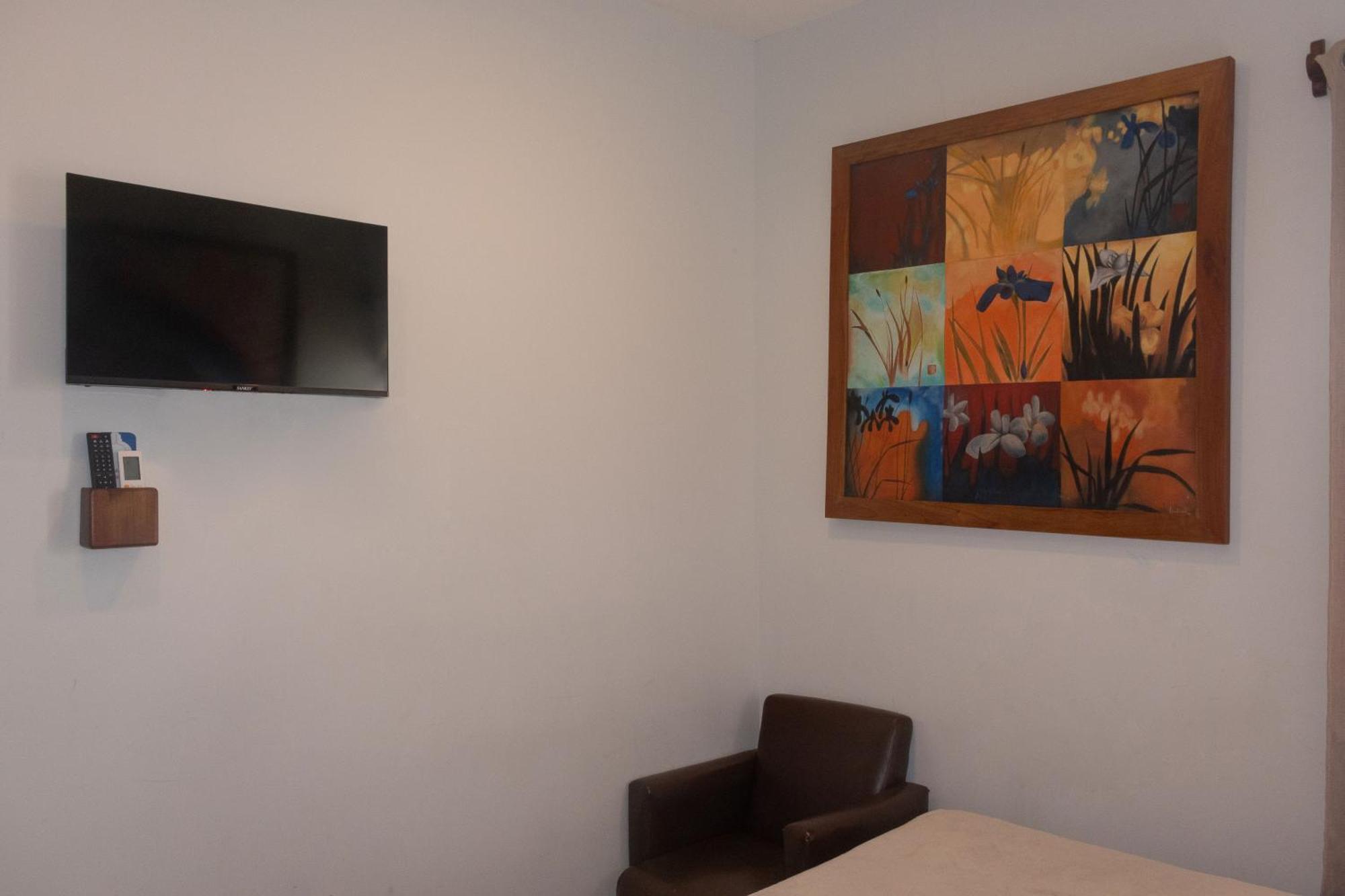 Hotel Leon Inn Bagian luar foto